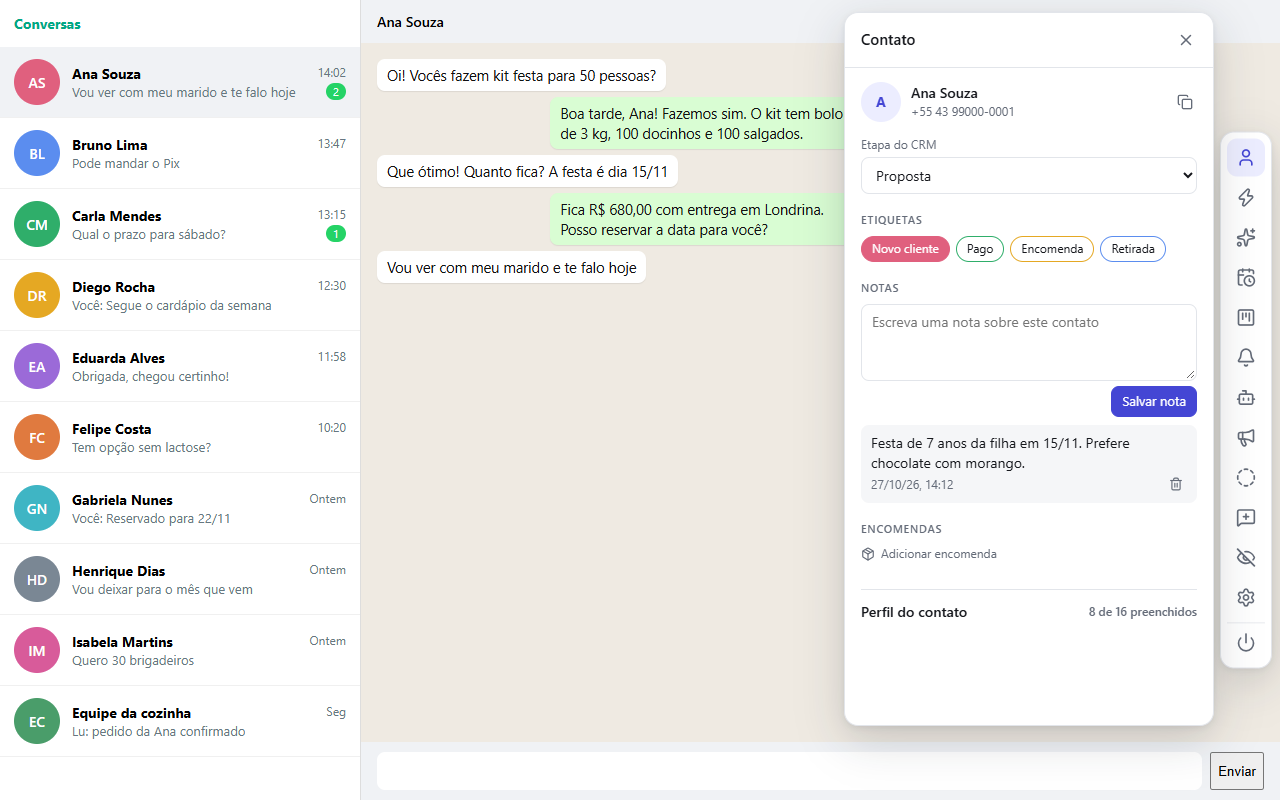 Ficha do cliente com etapa, etiquetas e notas ao lado da conversa